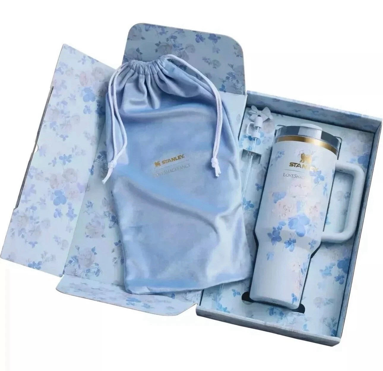 Stanley x LoveShackFancy Quencher H2.0 FlowState Tumbler – Everblooming Rosettes Blue – 40 oz