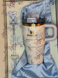 Stanley x LoveShackFancy Holiday Quencher H2.0 FlowState Tumbler – Rosa Beaux Blue – 20 oz (In Hand)