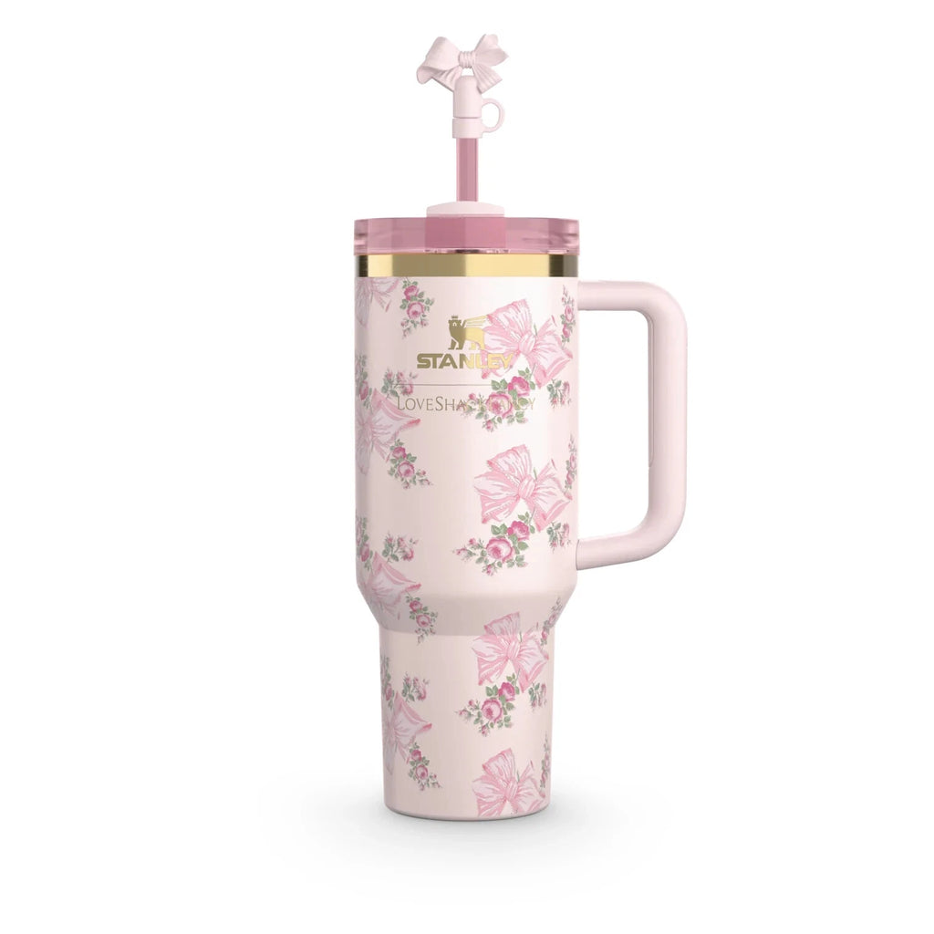 Stanley x LoveShackFancy Holiday Quencher H2.0 FlowState Tumbler – Rosa Beaux Pink – 40 oz